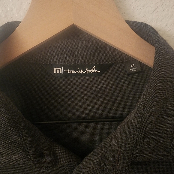 Travis Mathew Heathered Golf Polo Shirt Mens Medium - Picture 3 of 7